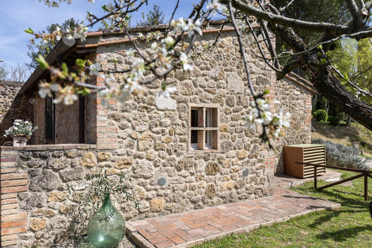 Relais Antico Borgo San Lorenzo ポッジボンシ エクステリア 写真